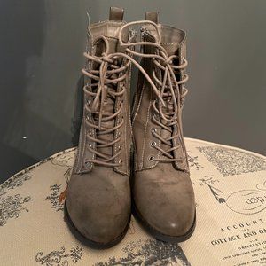 Grey lace up chunky heel boots, size 9